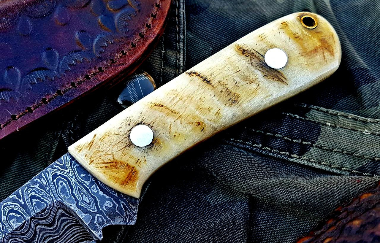 Custom Handmade Damascus Steel Hunting Skinning Knife
