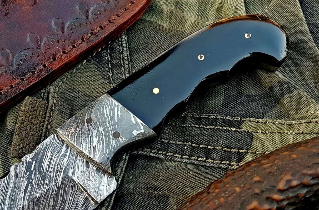 Custom Handmade Damascus Steel Hunting Skinning Knife