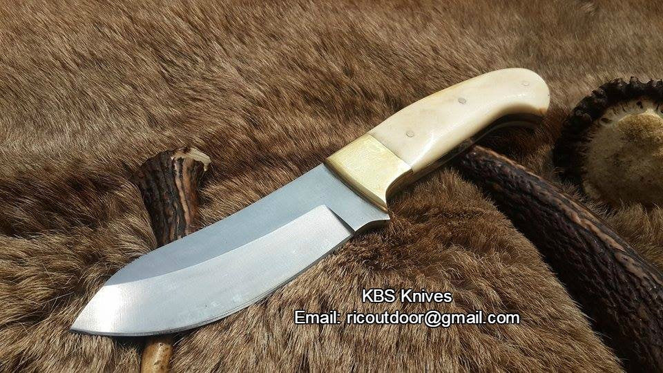 Custom Handmade Game Skinning Knife – 9" High-Carbon Steel Blade