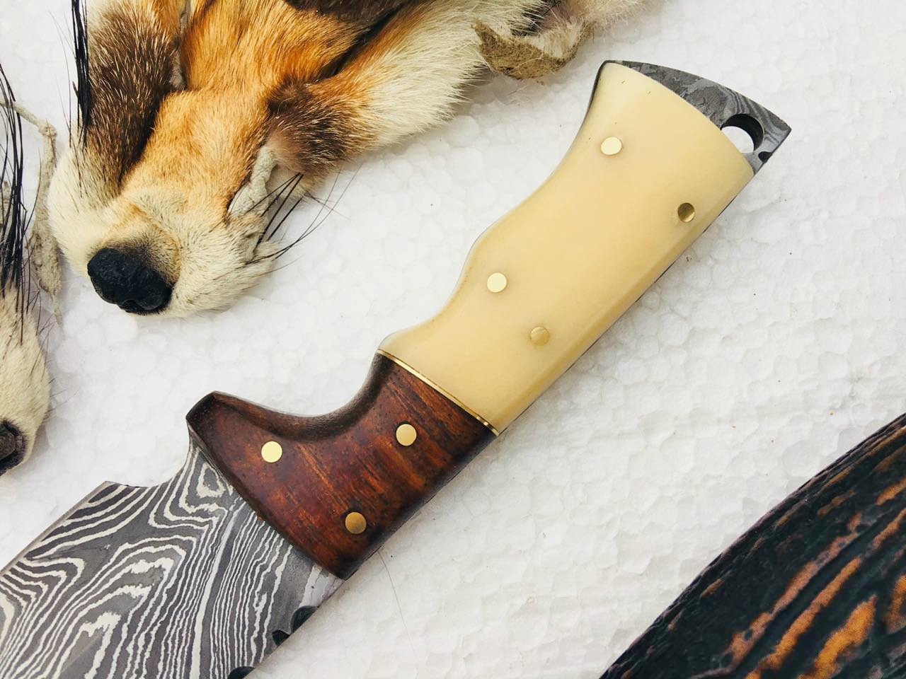 Full Tang Custom Handmade Damascus Steel Gut Hook Skinning EDC Knife