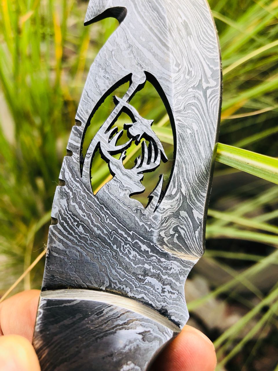 Custom Handmade Damascus steel guthook knives