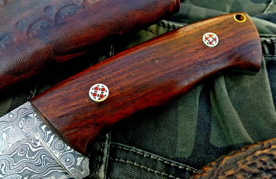 Custom Handmade Damascus Steel Skinning Knife