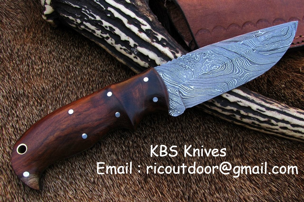 Handmade Damascus Skinning Knife