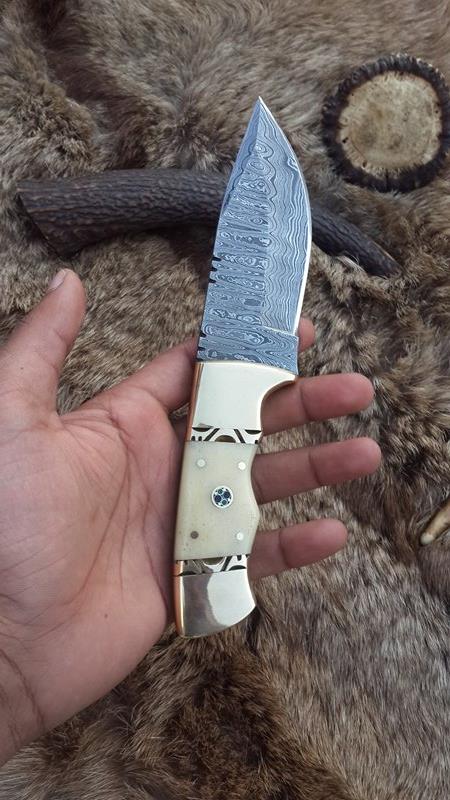 Custom Handmade Damascus Steel Hunting/Skinning Knife