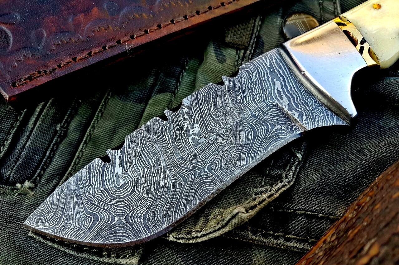 Custom Handmade Damascus Steel Hunting Skinning Camping Knife