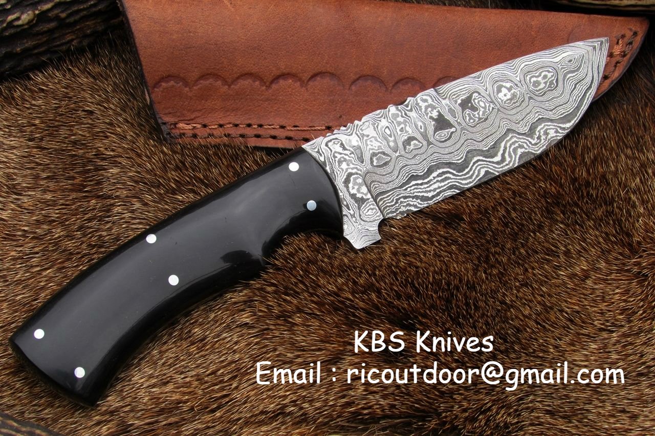 Hand Made Damascus Skinning Knife
