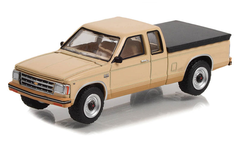 Greenlight 35240-C 1/64 Scale 1983 Chevrolet S-10 Durango Pickup
