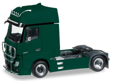 Herpa 301664 HO Scale Mercedes Actros Gigaspace 2-Axle Tractor Only w/Bull Bar & Lights - Assembled -- Black