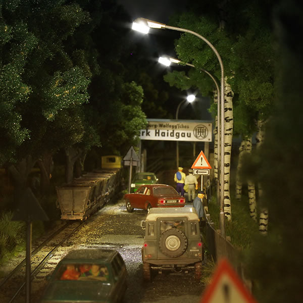 Busch 4192 HO Scale Siemens Style AHL 52 Street Light w/White LED