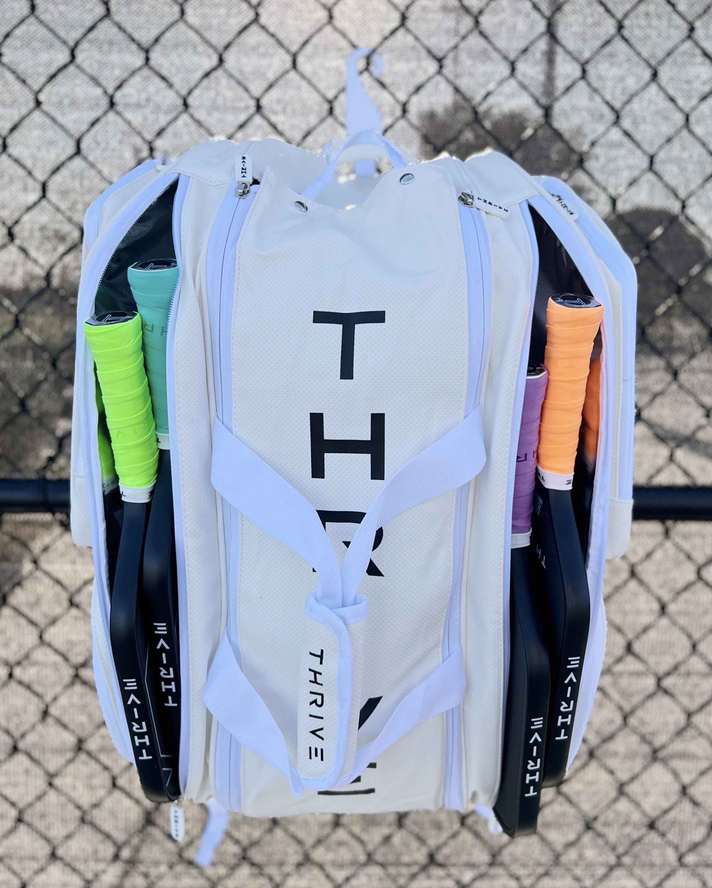 Elite Pro Tour Bag w/shoe bag - WHITE