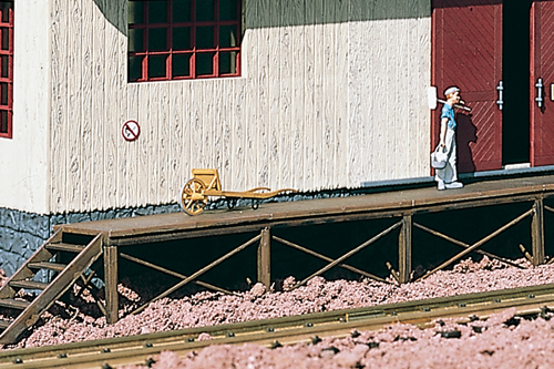 PIKO 62287 G Scale Loading Dock for Goods Sheds Kit
