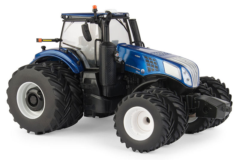 Ertl 13935 1/32 Scale New Holland T8.435 Blue Power Tractor