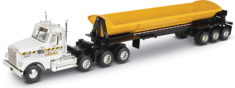 Ertl 46798 1/32 Scale Freightliner 122SD Semi