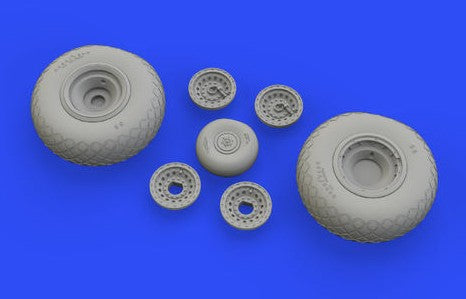 Eduard 648529 1/48 Aircraft- B17 Wheels for HKM (Mask & Resin)