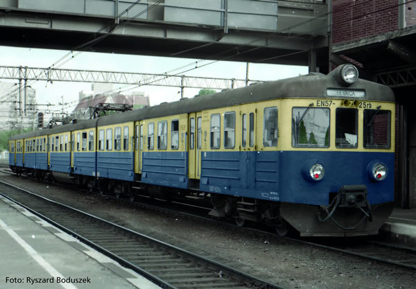 Piko 51450 HO Scale 1/87 EN 57 Electric Railcar PKP IV