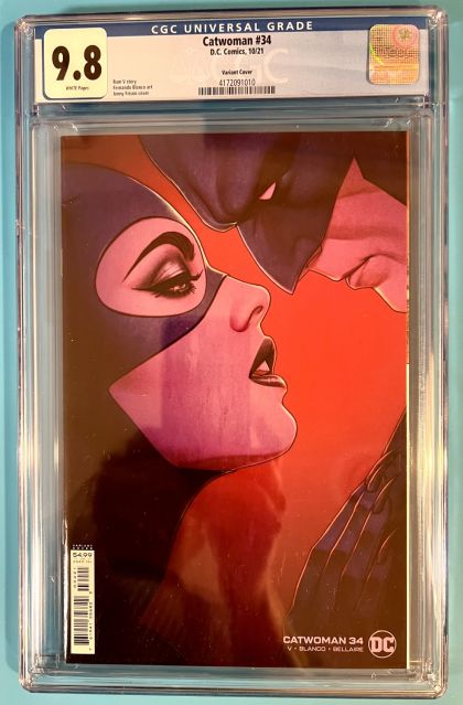 Catwoman Vol. 5 #34 – Jenny Frison Card Stock Variant (DC, 2021) CGC 9.8