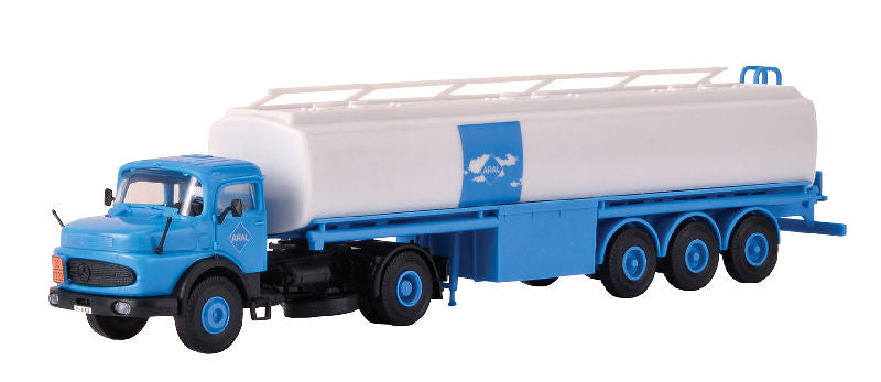 Kibri 14610 1/87 Scale Mercedes-Benz Tanker Truck