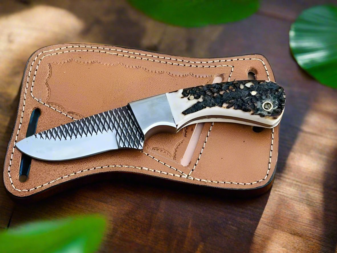 Ranger’s Legacy – Cowboy Knife with Antler Handle & Leather Holster
