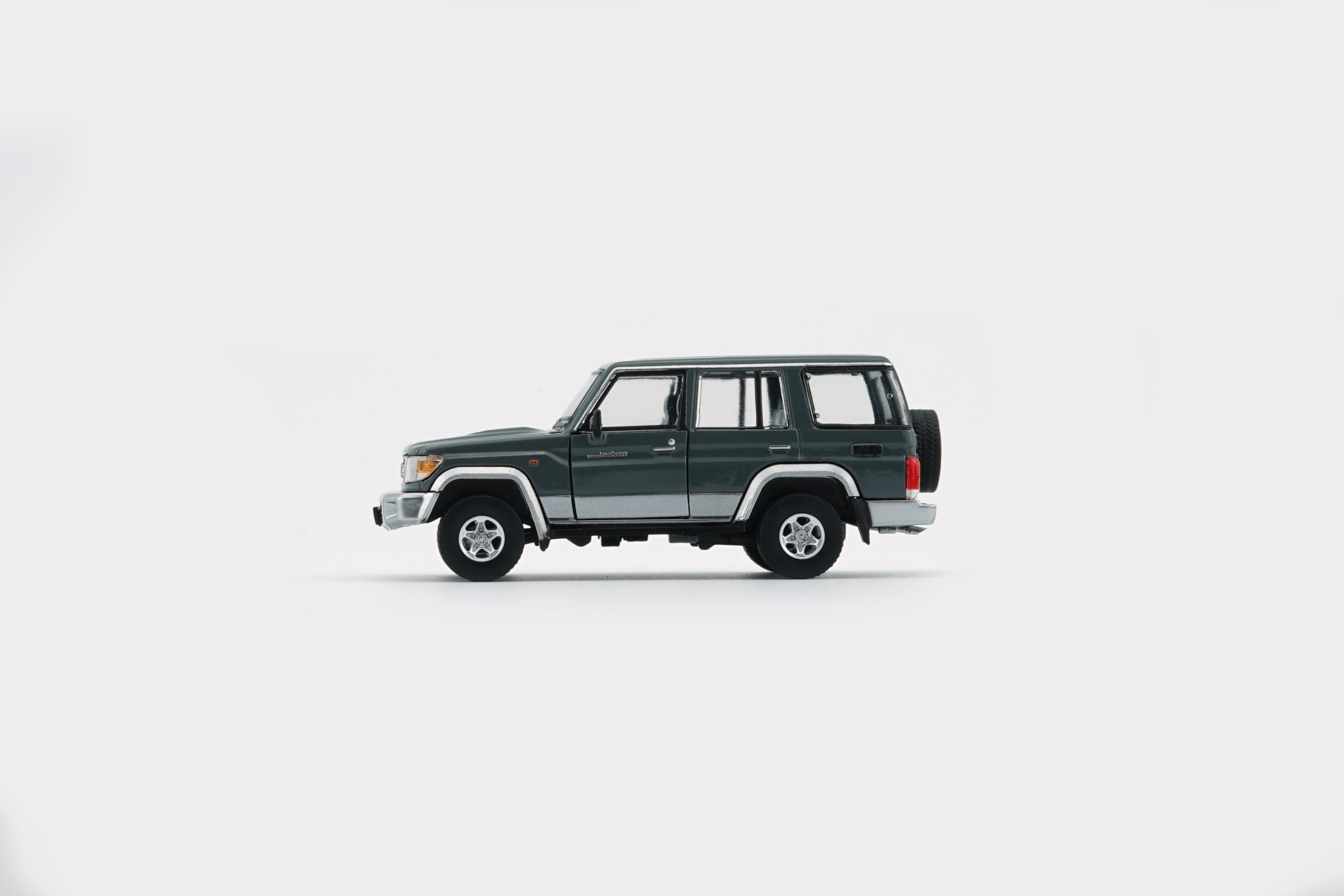 BM Creations Toyota Land Cruiser LC76 Dark Red / Dark Grey - RHD 1:64