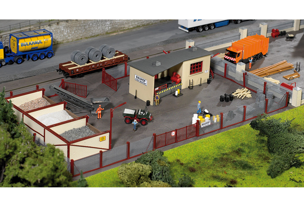PIKO 61153 HO Scale Neustadt Gravel Yard Kit