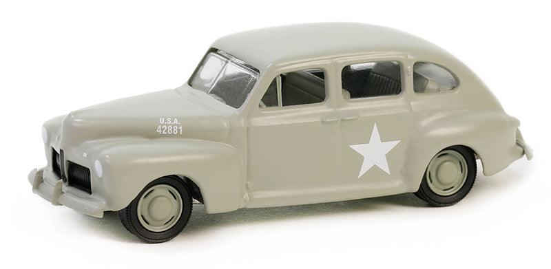 Greenlight 61040-A 1/64 Scale 1942 Ford Fordor Deluxe Army Staff Car Battalion