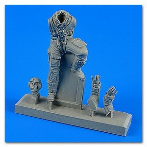 Aerobonus 320049 1/32 WWII German Luftwaffe BF109 Late Version Pilot (Climbing p