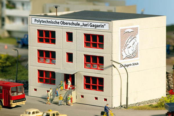 PIKO 61150 HO Scale Prefab School Building Kit