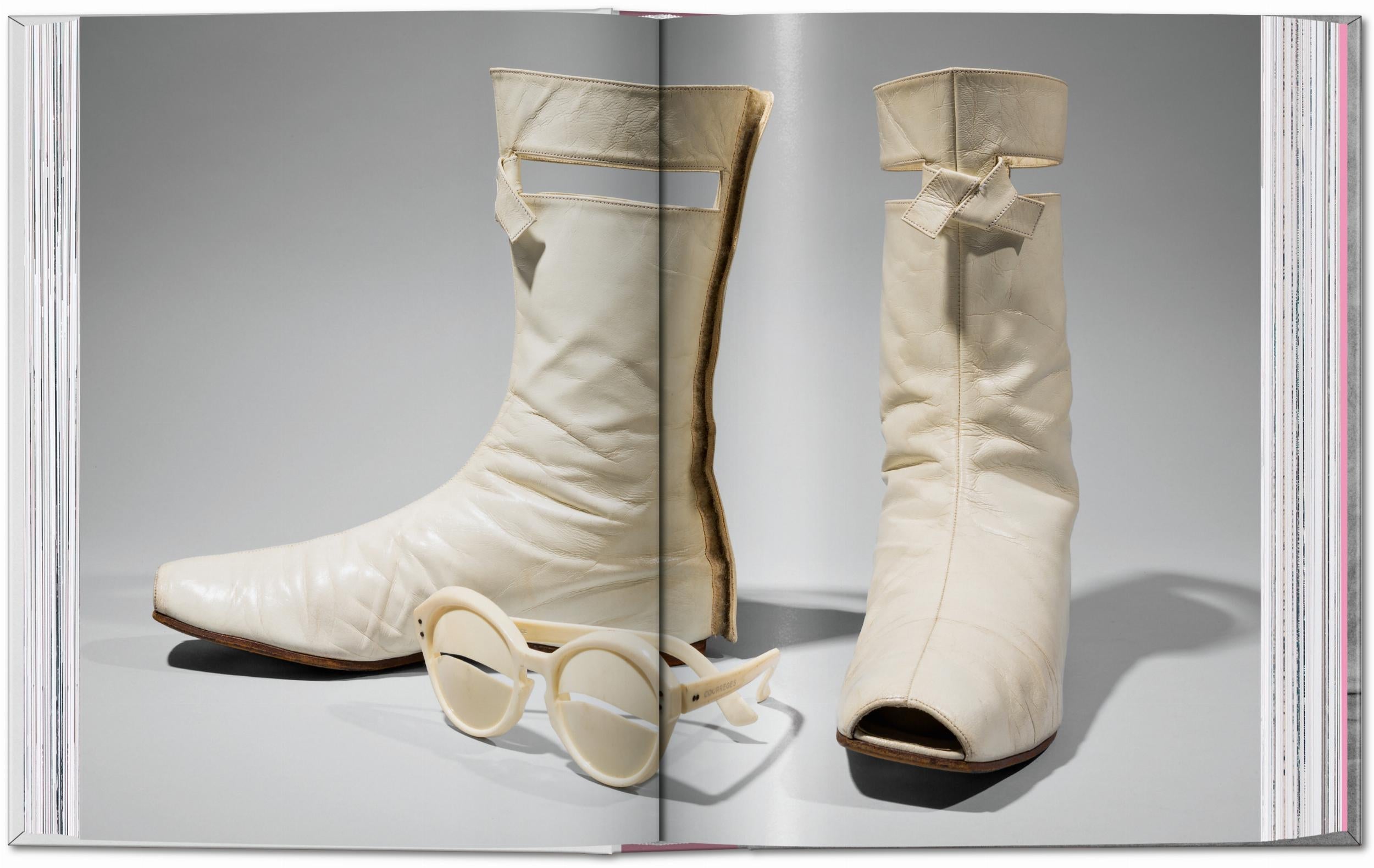 Shoes A-Z. 45th Ed. (German, French, English)