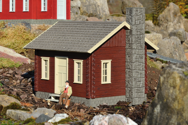 PIKO 62716 G Scale River City Tommy's Cabin Built-Up