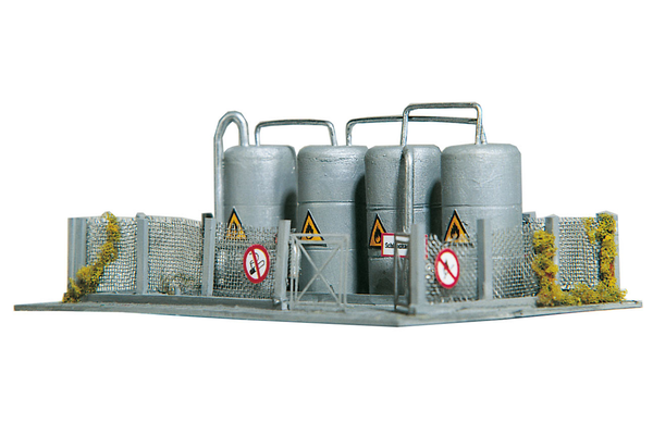 PIKO 60012 N Scale N Warwick Oil Tanks Kit