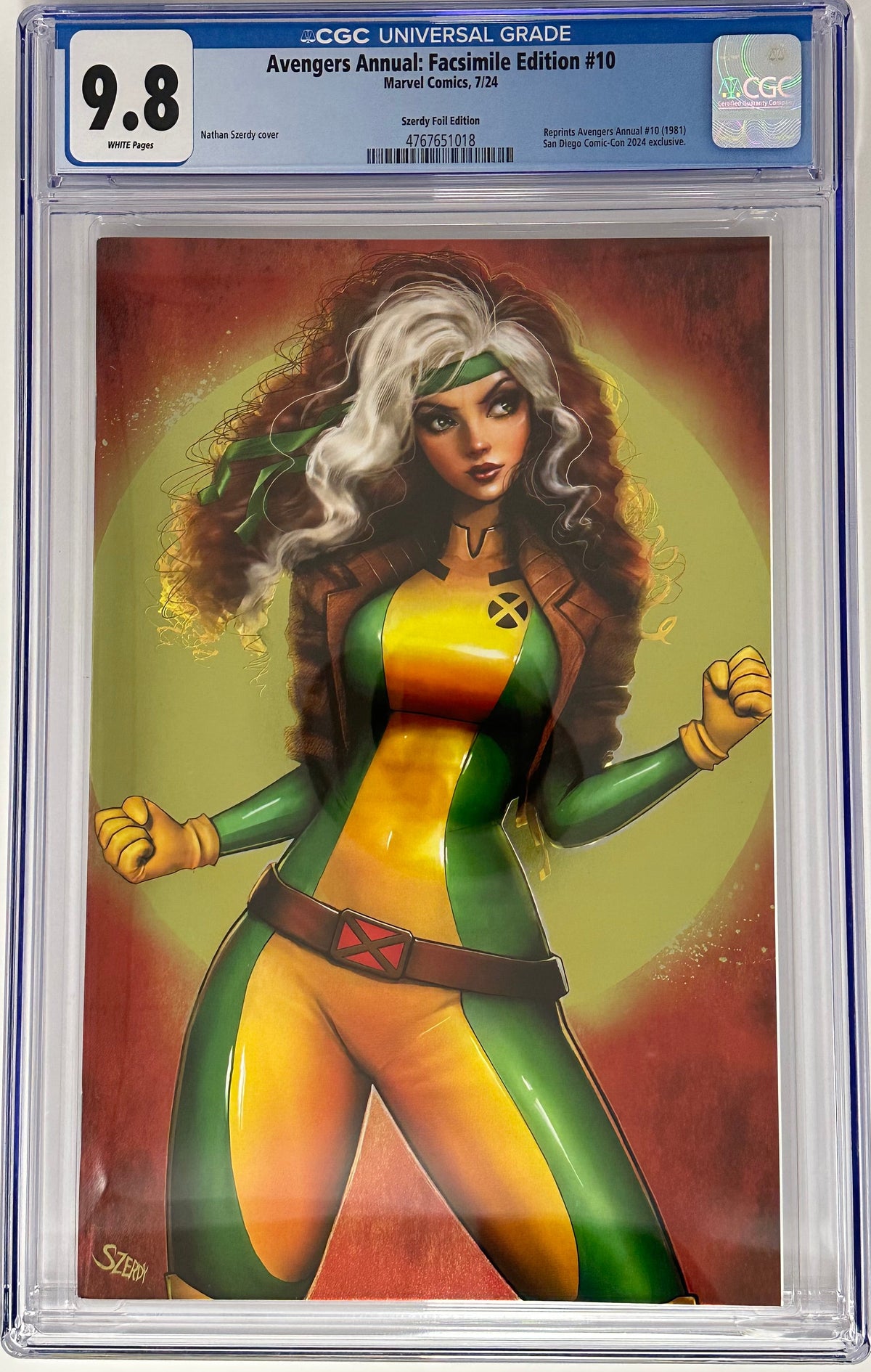 [FOIL] AVENGERS ANNUAL: FACSIMILE EDITION #10 CGC 9.8 BLUE LABEL NATHAN SZERDY EXCLUSIVE VIRGIN VAR [IN STOCK]