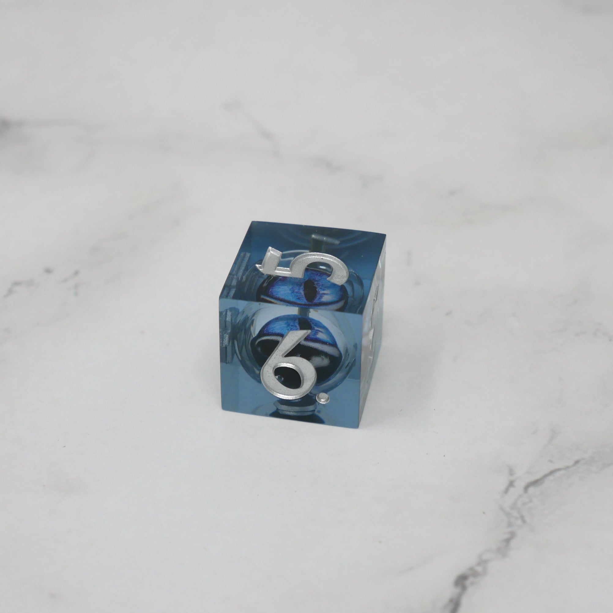 Blue Slaadi's Eye - 7 Piece Moving Eye DnD Dice Set | Acrylic RPG Gaming Dice