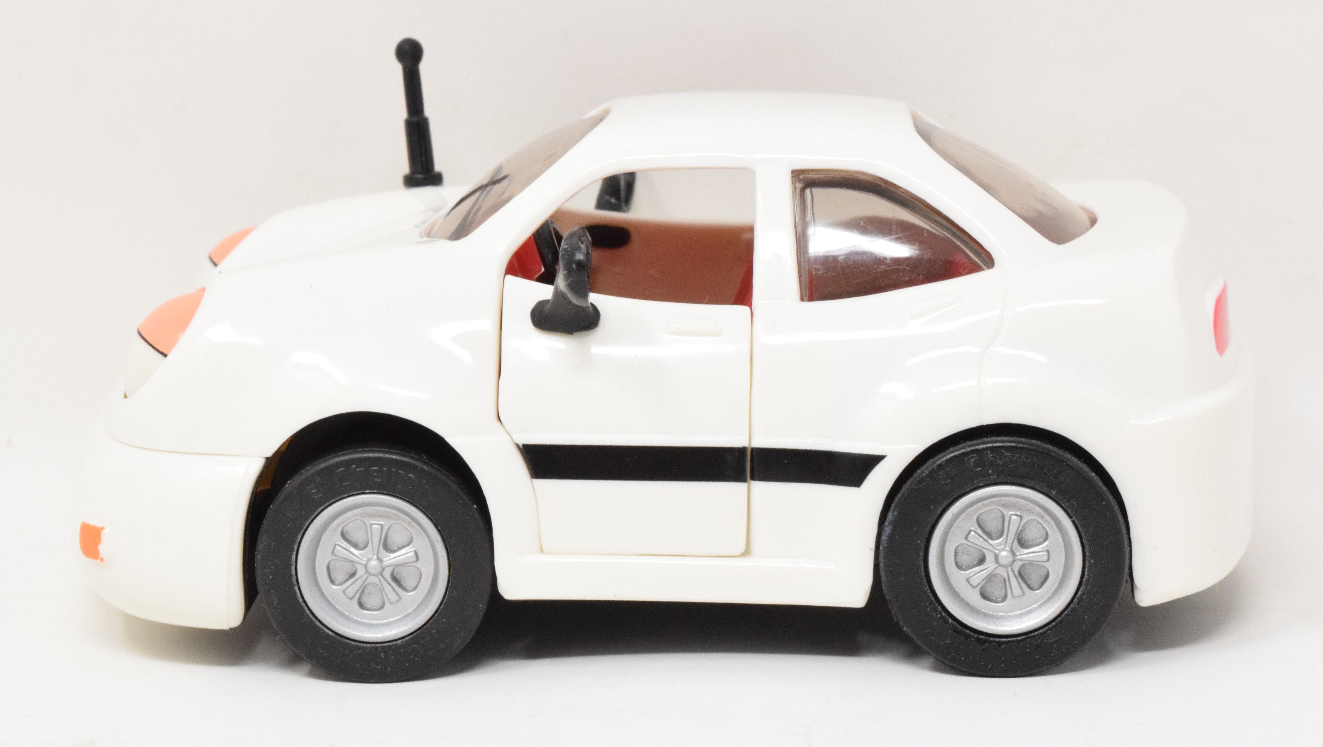 Chevron Cars Sam Sedan Gasoline Promo 1996