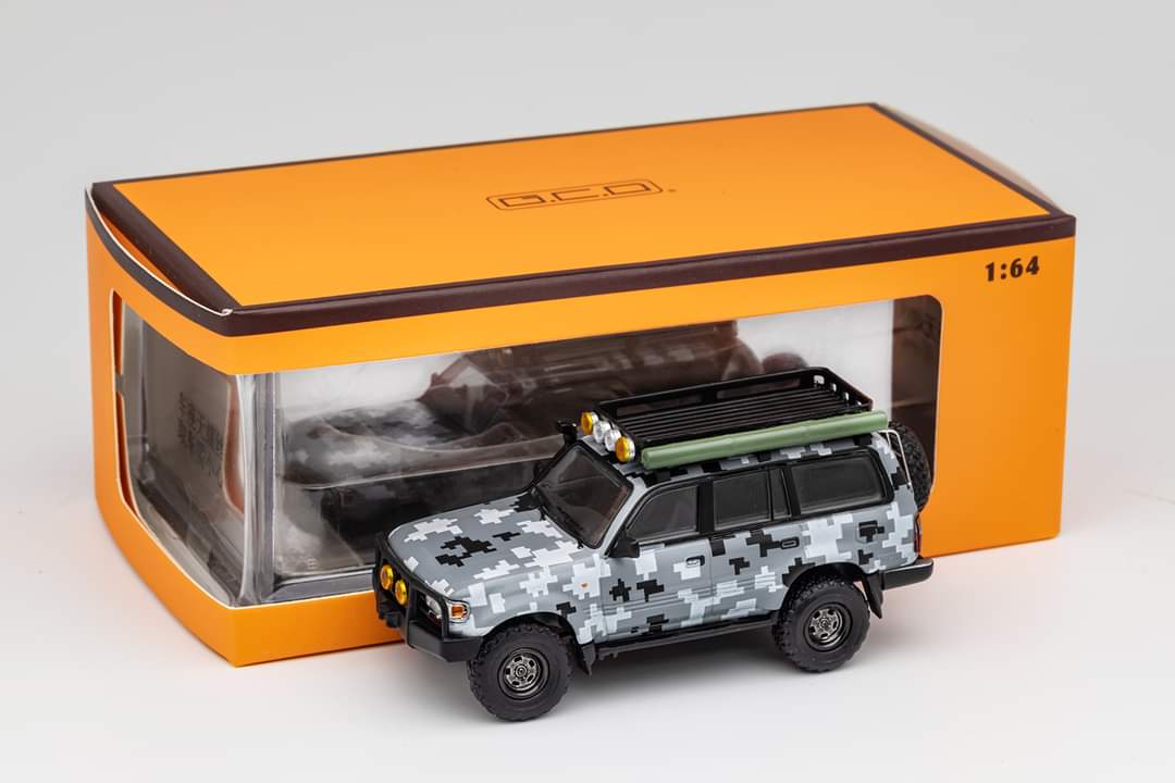 GCD Toyota Land Cruiser LC80 Modified Version With Accessories 1:64