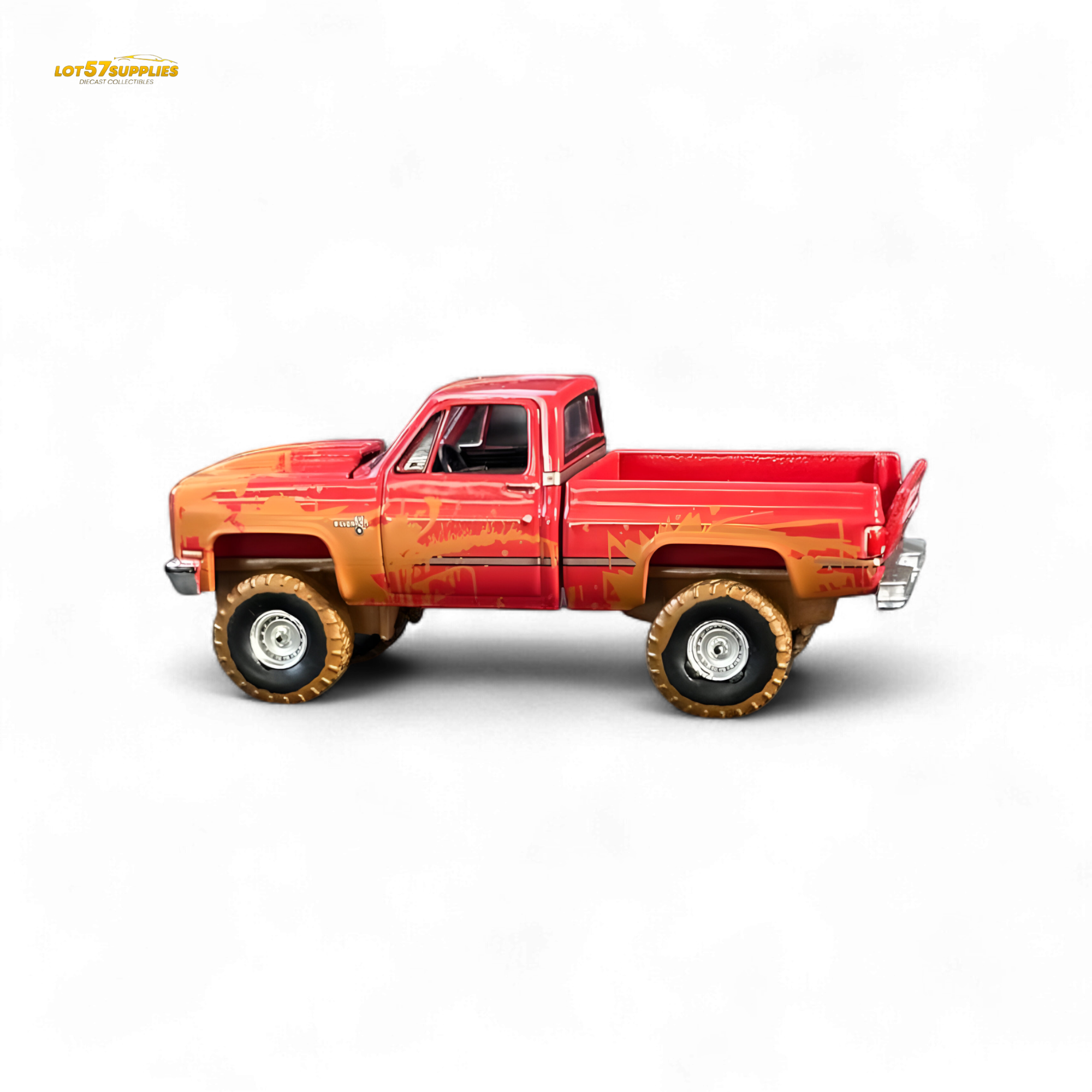 Auto World 1983 Chevrolet Silverado K10 4x4 Muddy LIFTED Squarebody 1:64 BUNDLE 1:64