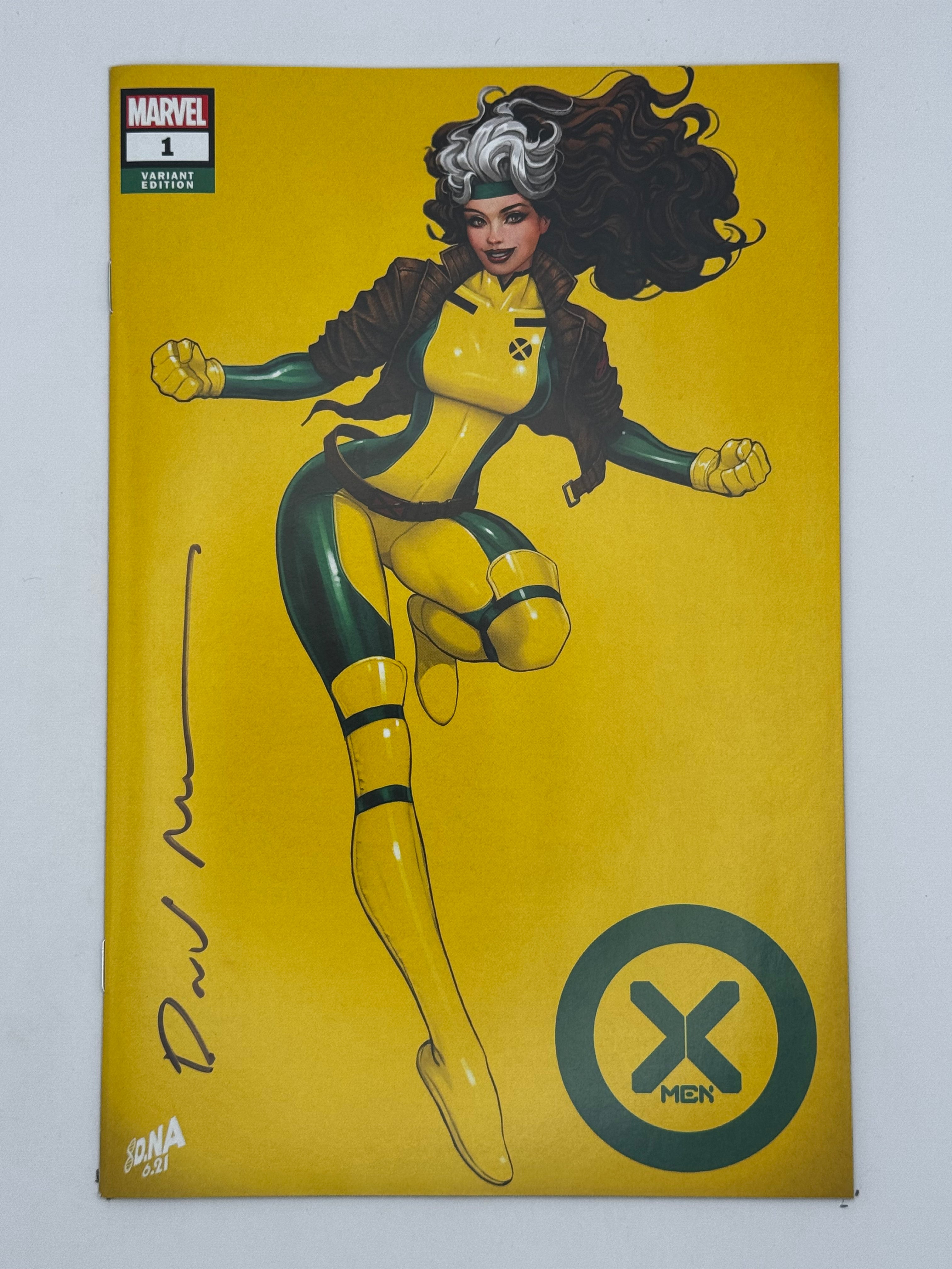 [Signed by David Nakayama] X-MEN #1 UNKNOWN COMICS DAVID NAKAYAMA EXCLUSIVE YELLOW VAR