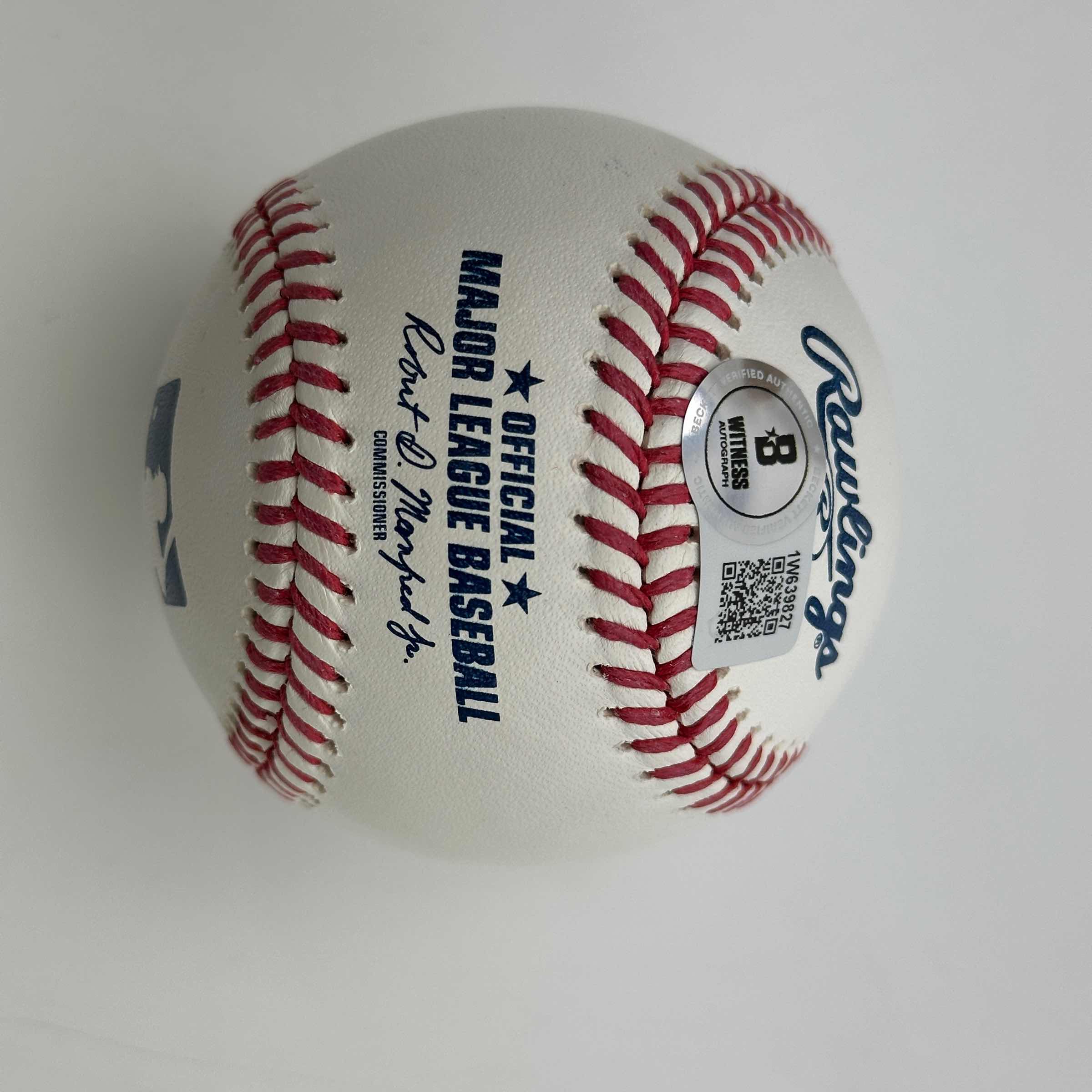 Autographed/Signed Derek Lee Rawlings Official Major League Baseball ROML Beckett BAS COA