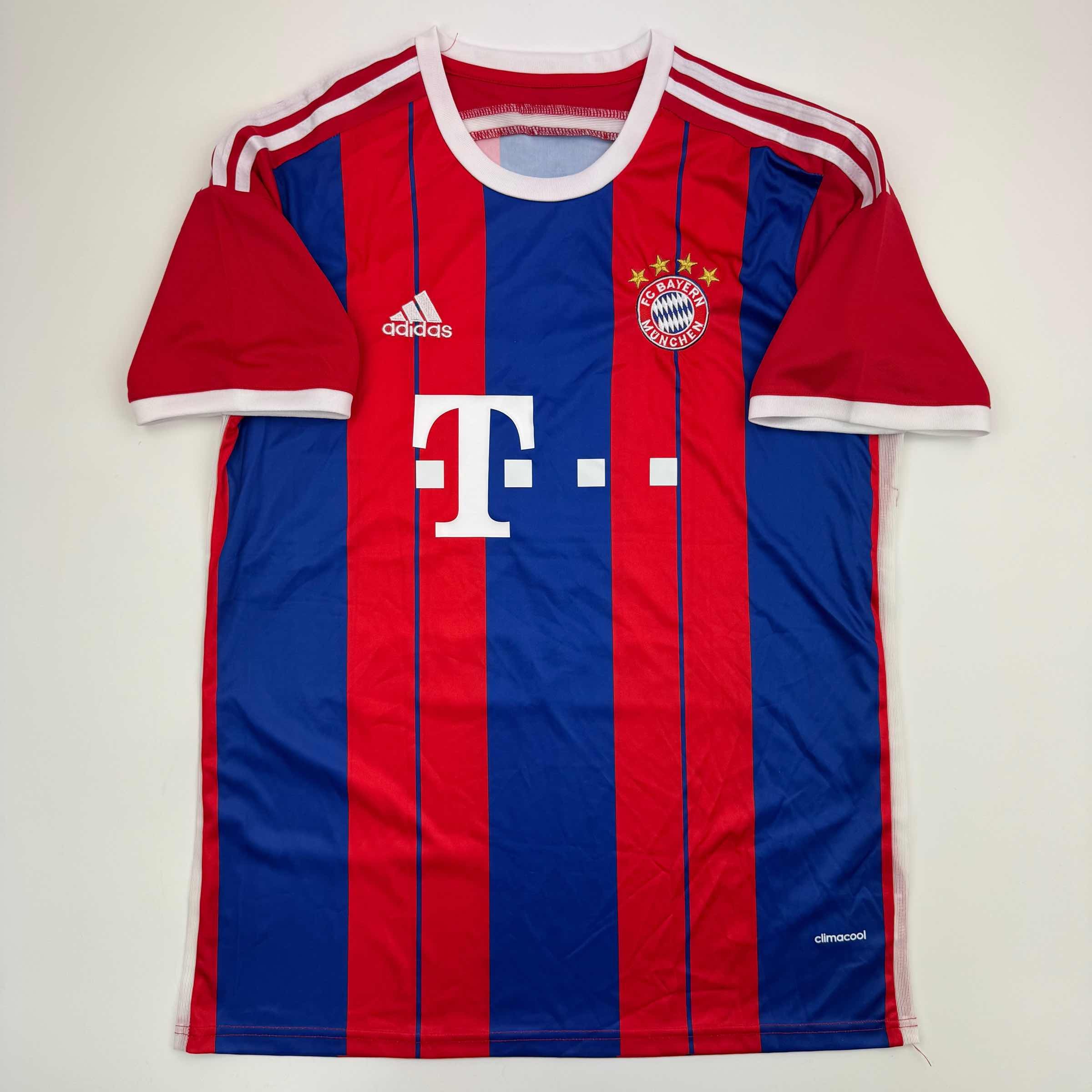 Autographed/Signed Robert Lewandowski FC Bayern Munich Red Soccer Futbol Jersey Beckett BAS COA