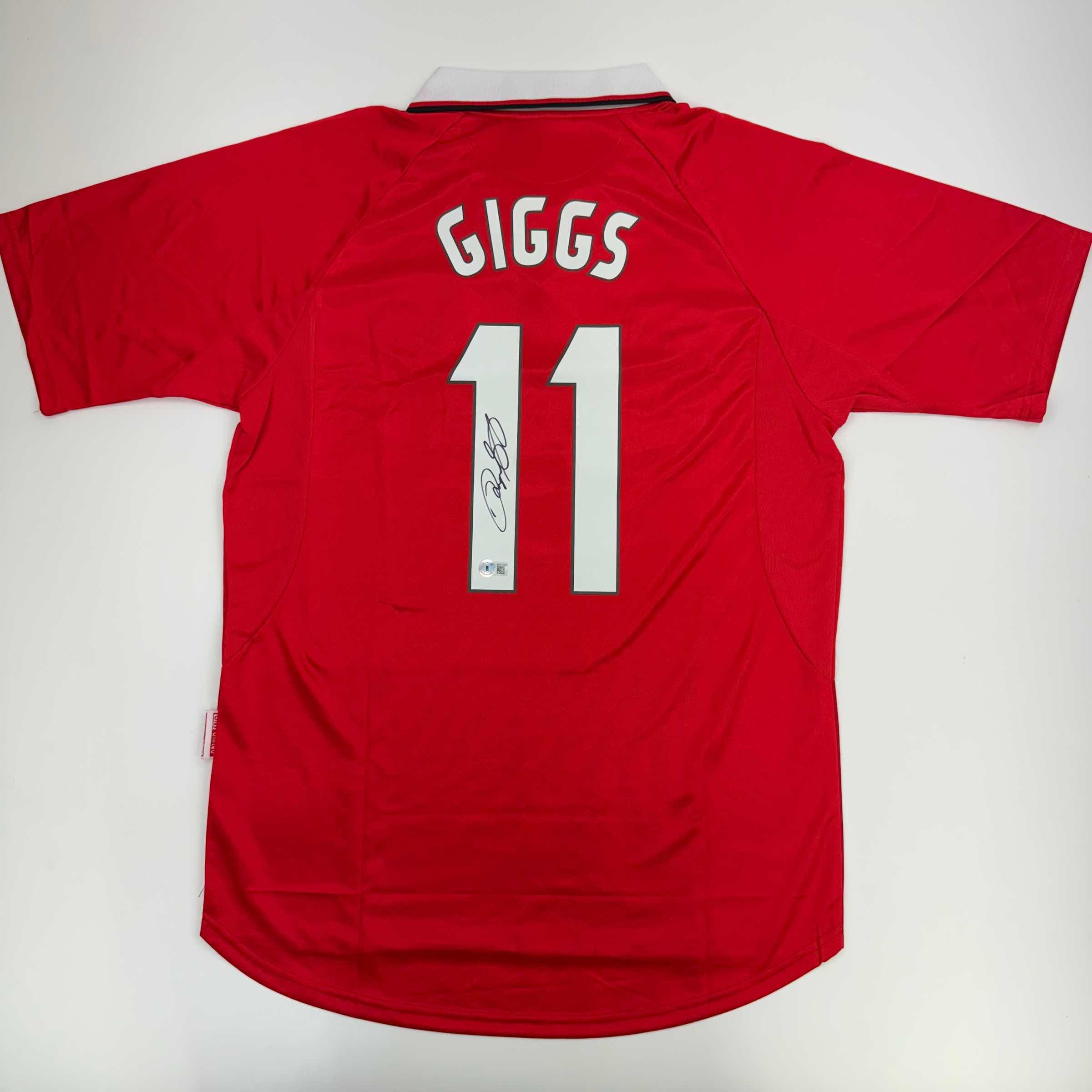 Autographed/Signed Ryan Giggs Manchester United Red Soccer Jersey Beckett BAS COA