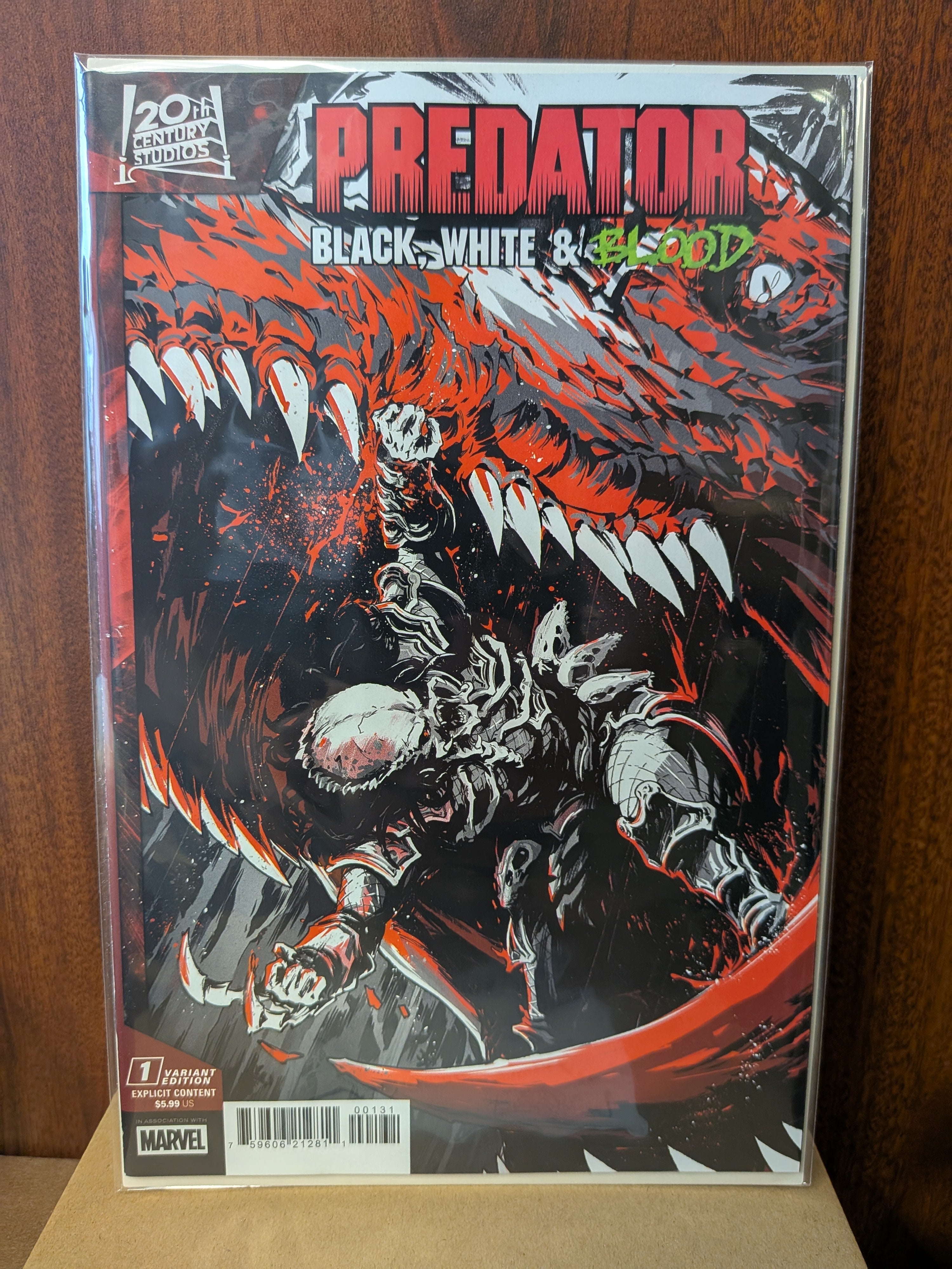 Predator: Black, White, and Blood #1 (Villanelli Variant)