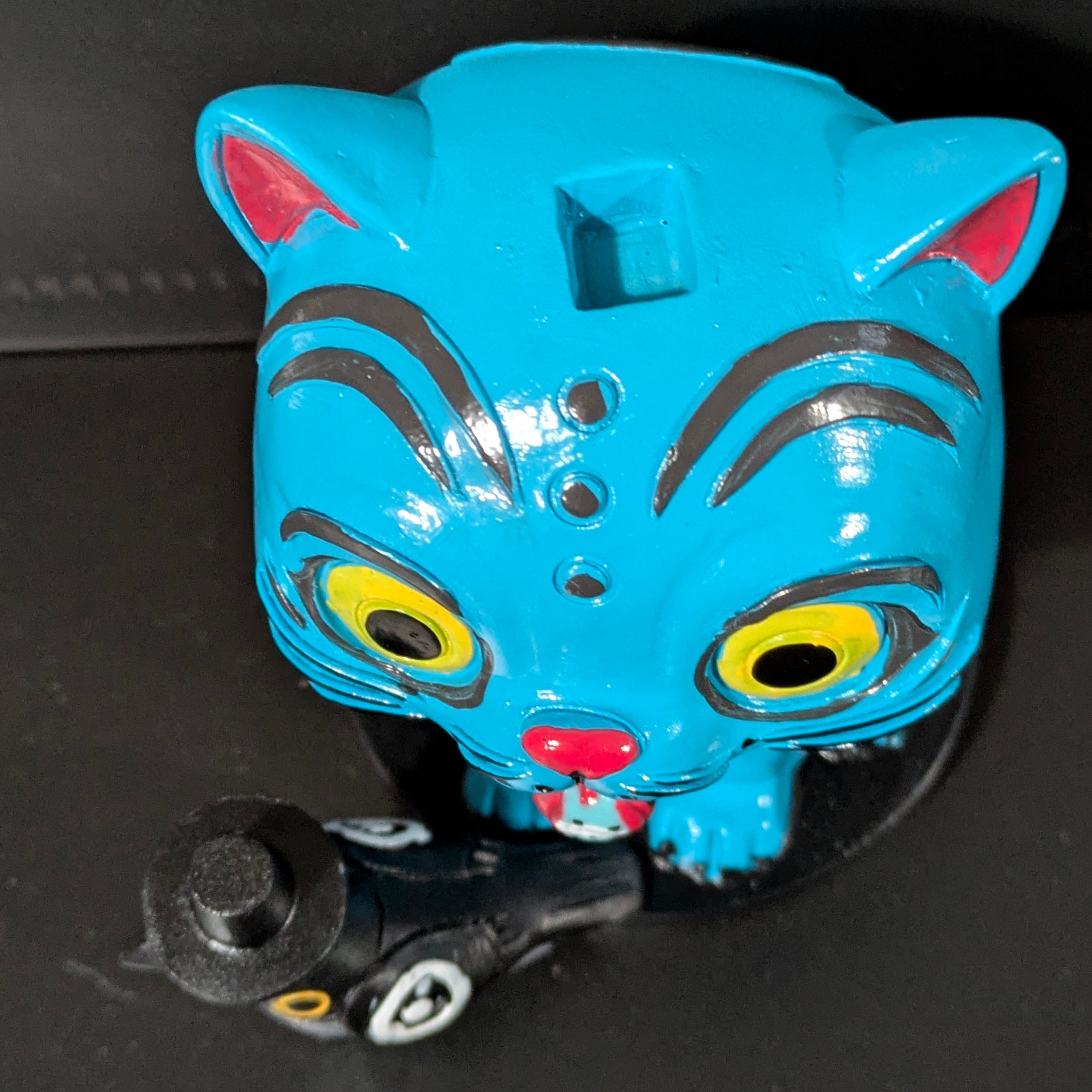 K-Pop Demon Hunters – Derpy & Sussie Hand-Painted Figure