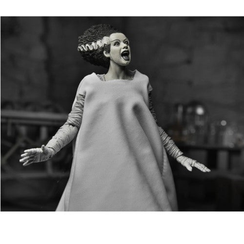 NECA Universal Monsters Ultimate Bride of Frankenstein Black/White 7-In Action Figure