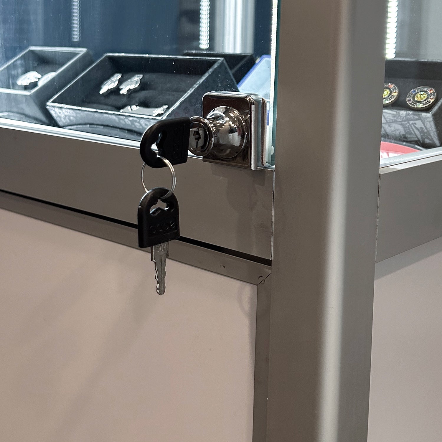 Retail Glass Display White Cabinet With Locking Storage