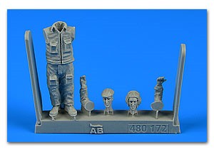 Aerobonus 480172 1/48 Warshaw Pact Soviet Aircraft Mechanic #1 (Standing) (D)