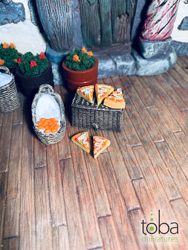 Toba Miniatures 1049 1/12 Scale Pizza Slices (5)
