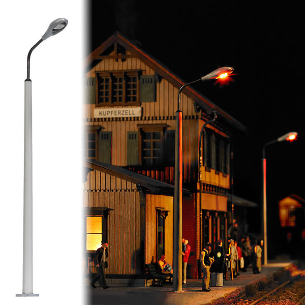 Busch 4137 HO Scale Streetlight w/Concrete Mast -- With Teardrop Light Housing