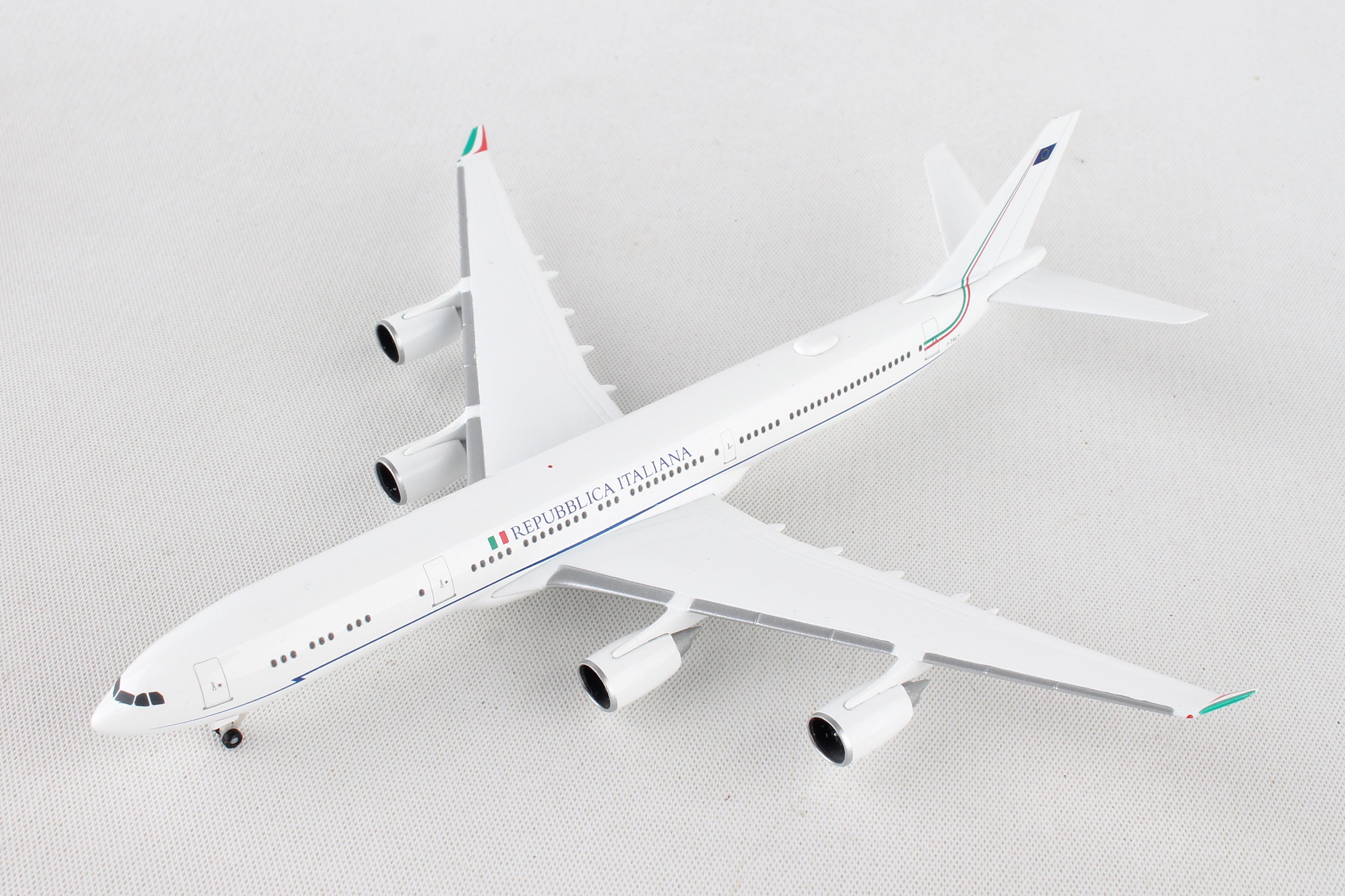 Herpa Wings HE530385 Italian Air Force A340-500 1/500