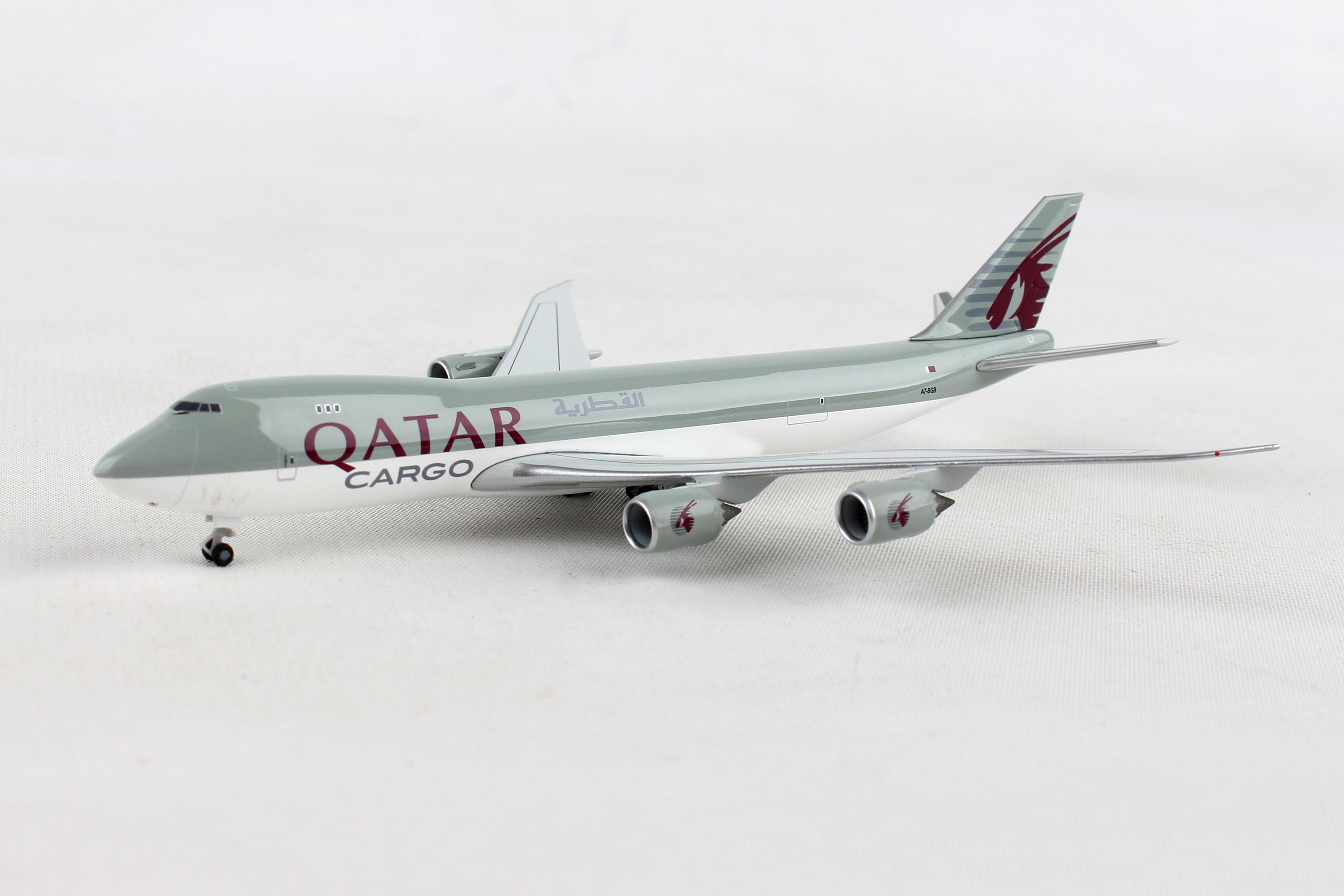 Herpa Wings HE531993 Qatar Cargo 747-8F 1/500