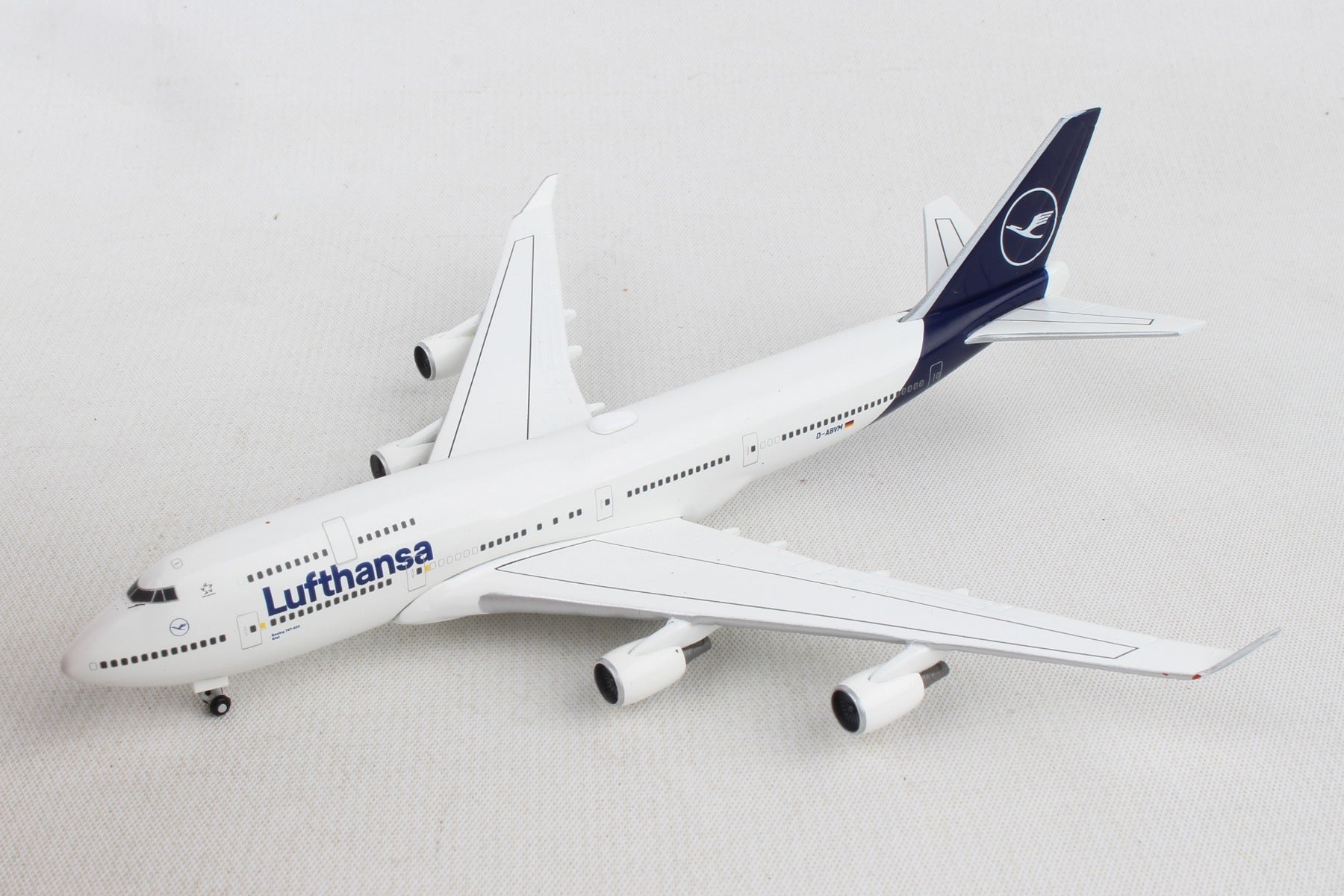 Herpa Wings HE532761 Lufthansa 747-400 1/500 New Livery