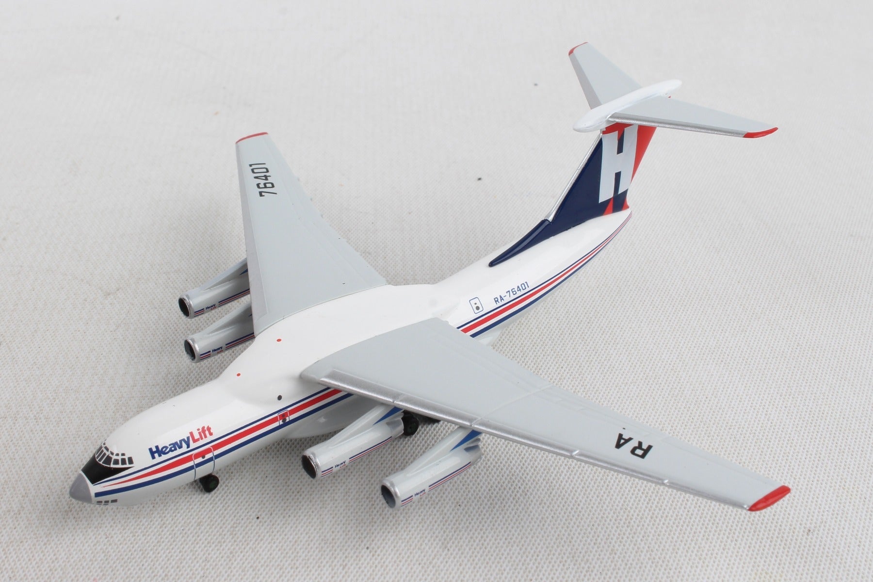 Herpa Wings HE532785 Heavylift Cargo Il76 1/500